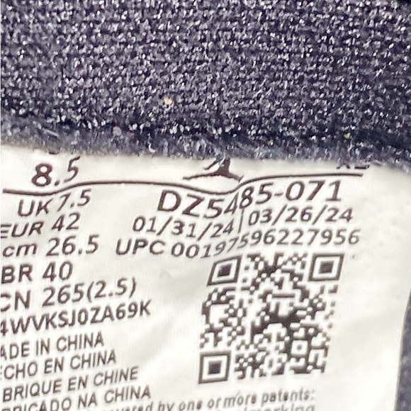 Nike Air Jordan Retro High OG (DZ5485-071) Black Metallic Gold Mens 8.5 - Picture 7 of 7